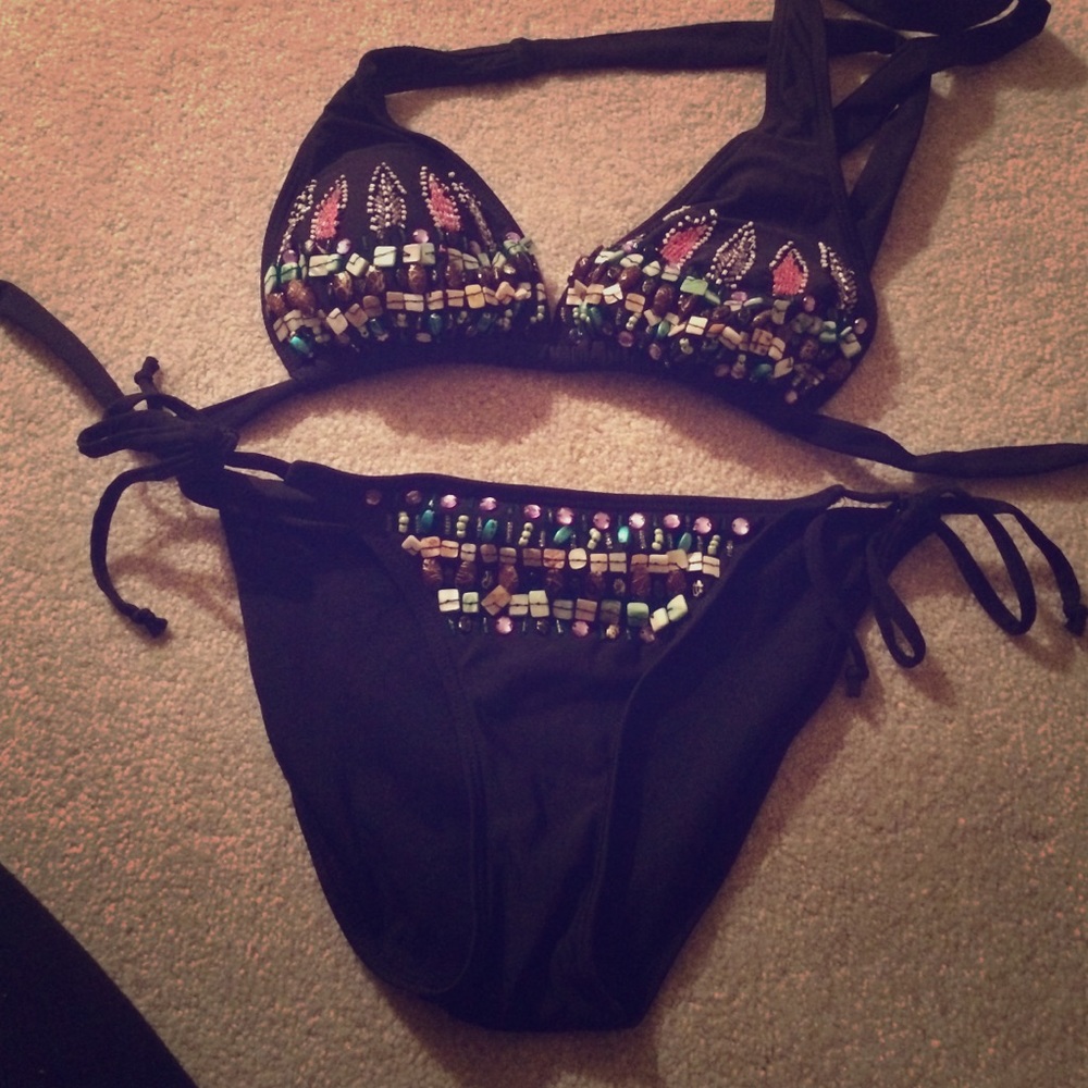 Beaded bikini - Picture 2 of 6